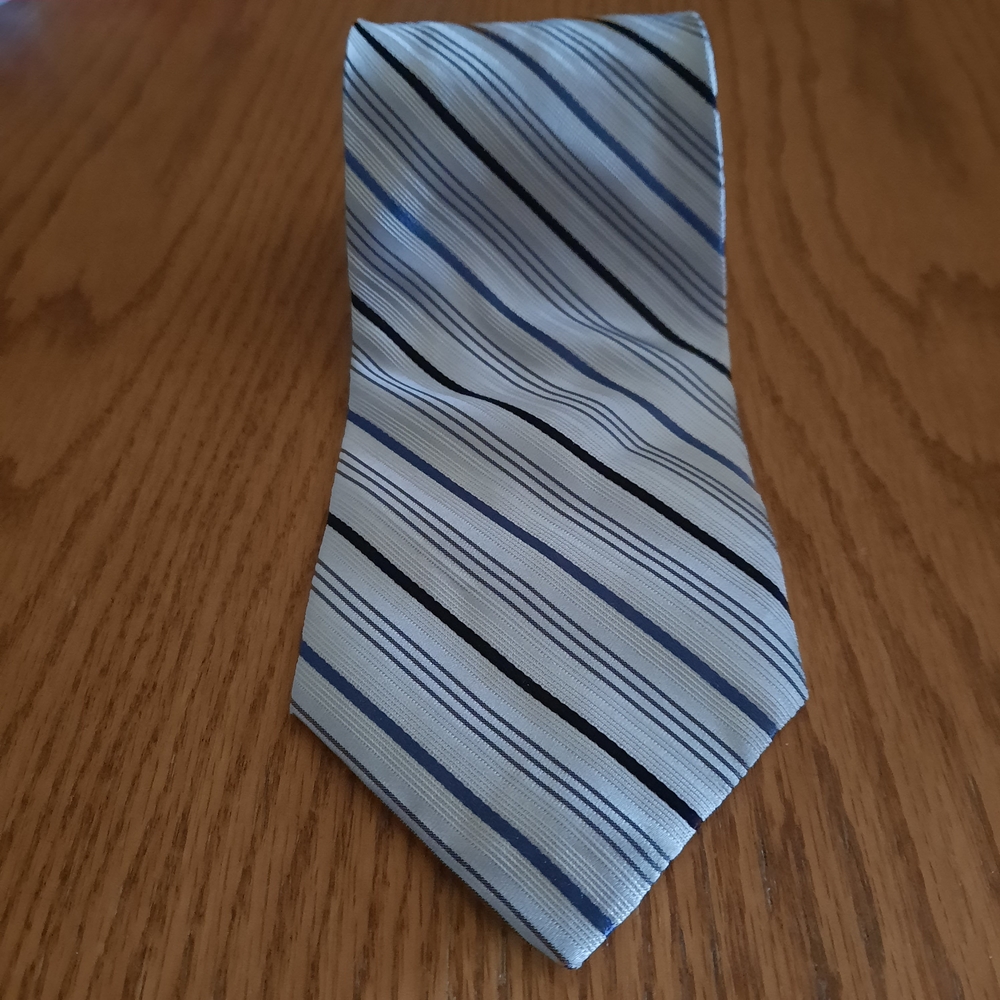 Calvin Klein Blue & Black Striped Silk Tie – Modern Men's Accessory